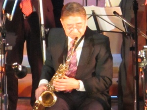 Alt Sax:谷本 耕造