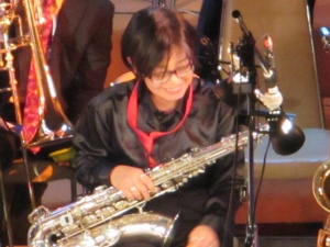 Tenor Sax:宮内由貴